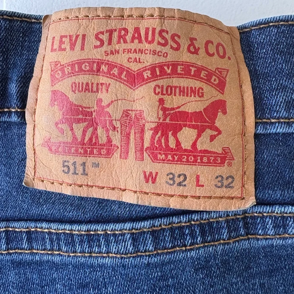 Levi Men’s 511 Size 32 Dark‎ Wash 5 Pocket Casual School Teacher Zip Fly
